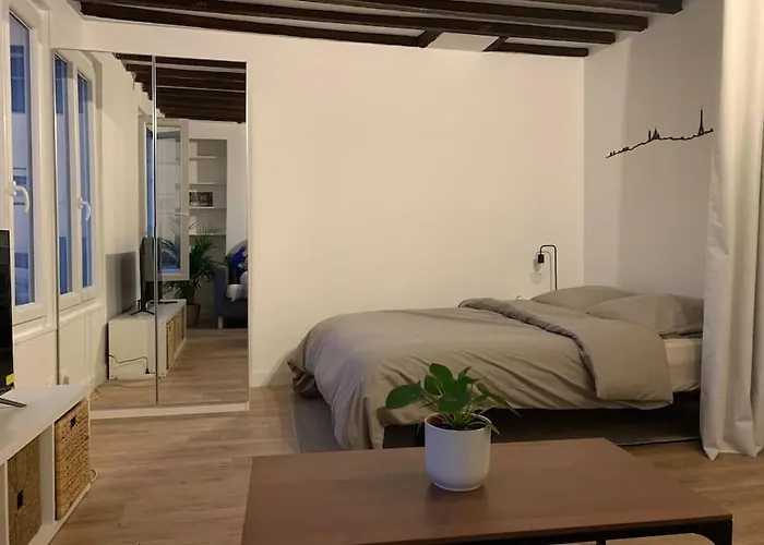 Studio Lumineux, Refait A Neuf, Metro Jourdain